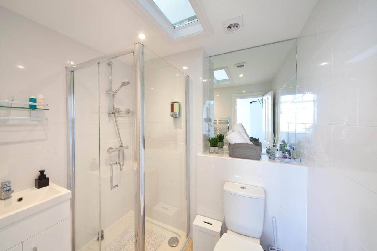 Beachfront Compact Coastal Crib, Direct Sea Views & Air Conditioning Littlestone-on-Sea エクステリア 写真