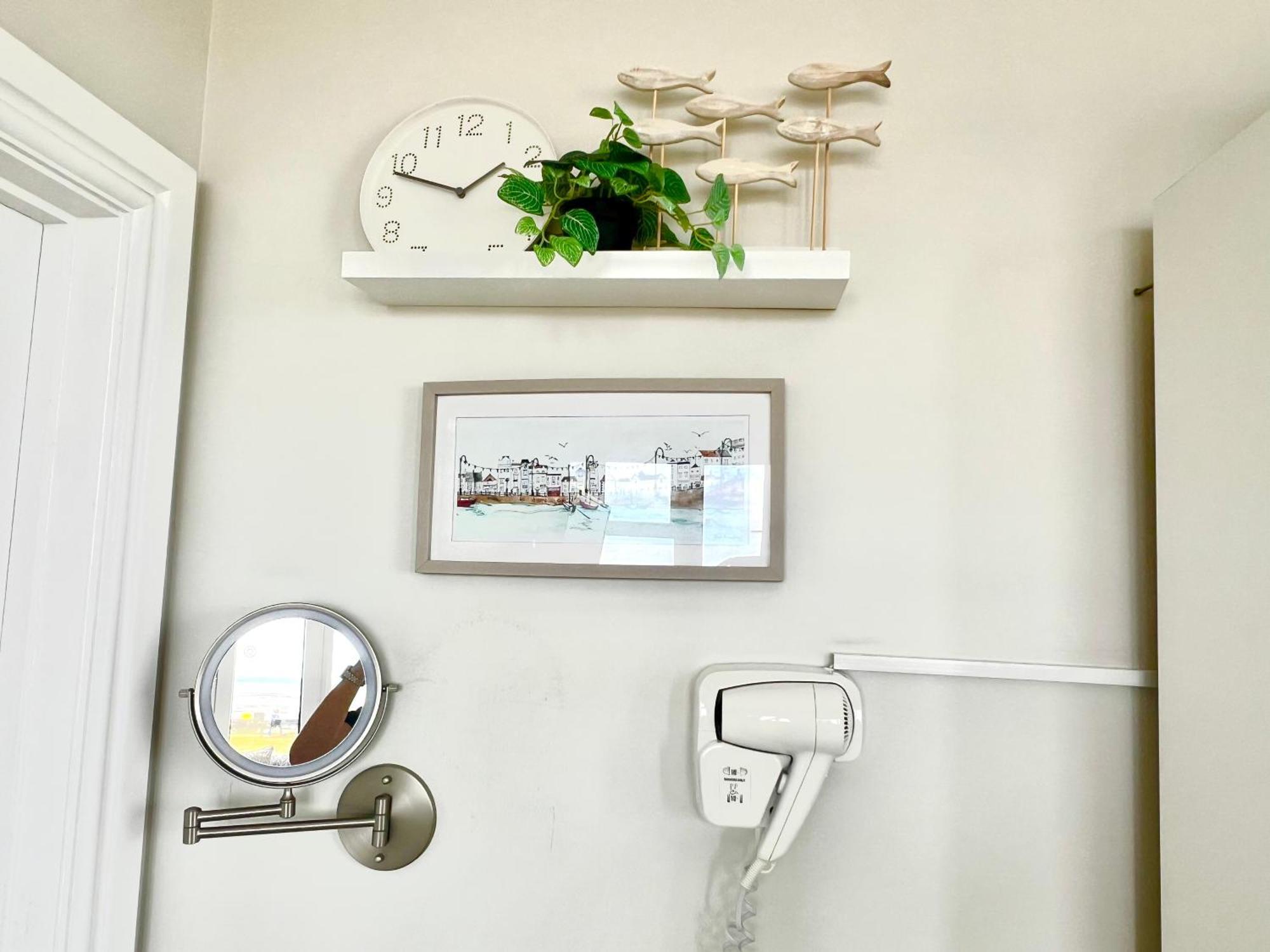 Beachfront Compact Coastal Crib, Direct Sea Views & Air Conditioning Littlestone-on-Sea エクステリア 写真